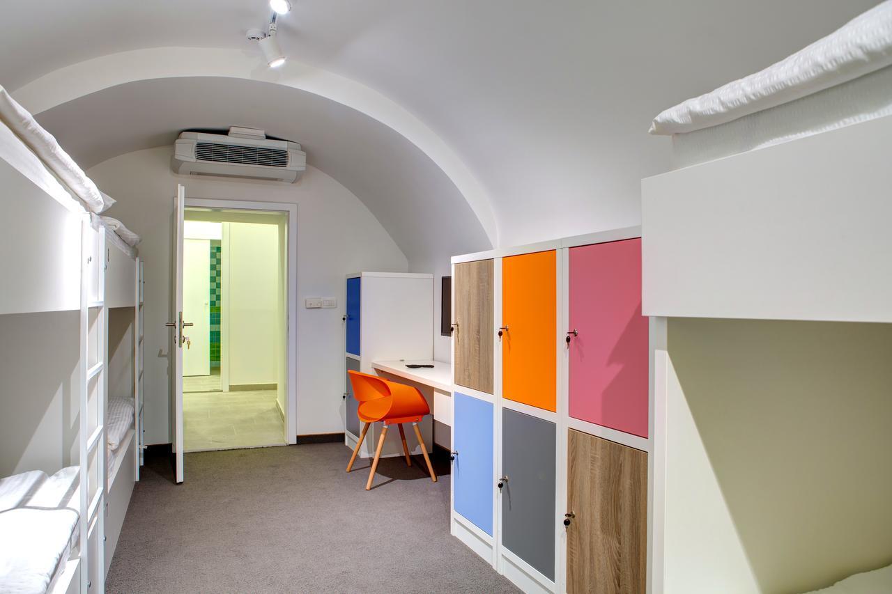 Starmo Hostel Mostar Buitenkant foto