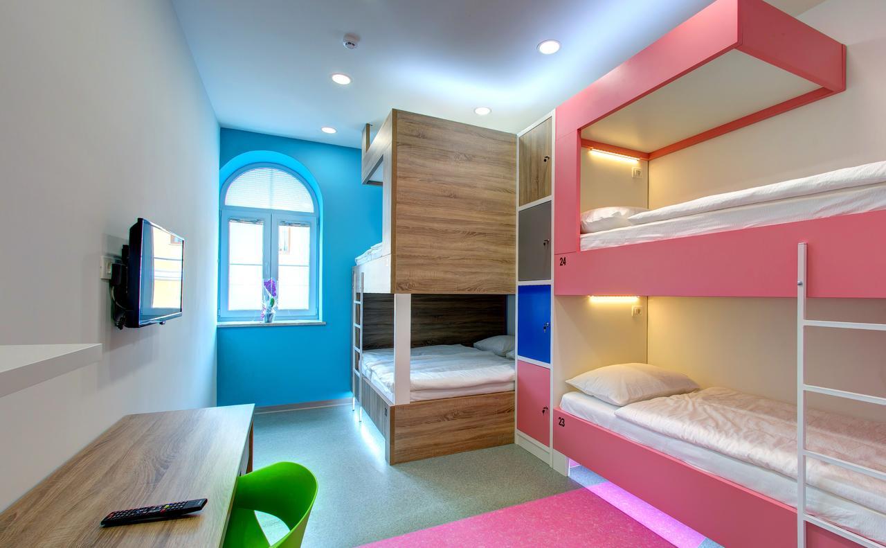 Starmo Hostel Mostar Buitenkant foto